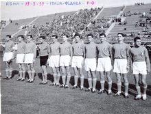 Barbacci (quinto da sinistra) nel 1959 con la Nazionale Dilettanti allo stadio Flaminio