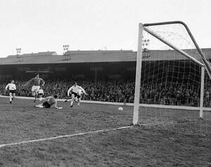 Chinaglia Swansea b.jpg