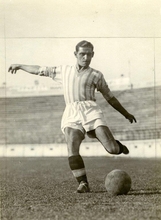 Guarisi calcia in bello stile