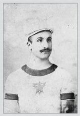 Luigi Bigiarelli nel 1898 con la maglia dell’Associazione Gioventù Cristiana (gentile concessione di Adriano Stabile)