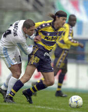 Con la maglia gialloblu contro la Lazio Foto Getty Images