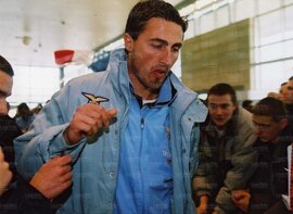 Dino Baggio all'arrivo in Polonia