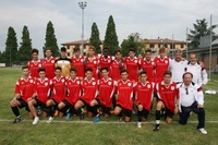 La squadra del Falkgalileo 2015/16 :in piedi da sx De Angelis-Delmonte-Fontanesi-Buffagni-Cocconi-Yara-Koci-Magnani-Piliero-Veazzani-De Angelis All.-Prandi All. in 2°-Accosciati da sxLigabue-Muro-Costosi-Vacondio-Orlandini-Dallasta-Caluzzi-Affinito-Viani e l accompagnatore Soprani. (Foto: Roby Taglia)