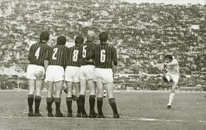 Punizione milan72.jpg