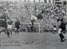 Una splendida rovesciata di Molino quando giocava con il Torino