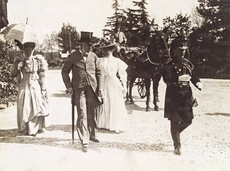 Aristocratici a passeggio a Villa Borghese