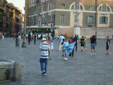 Bandiere e tifosi laziali in Piazza del Popolo a Roma