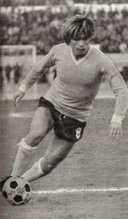 Numero 8 e capelli biondi...