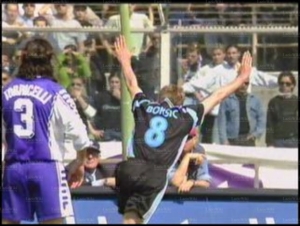16apr00af.jpg