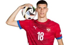 Ratkov con la maglia della Serbia