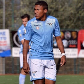 Con la maglia biancoceleste