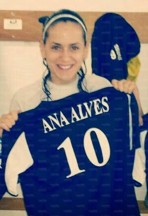 Ana Alves - Portos 2013-14.jpg