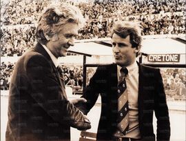 La stretta di mano tra Maestrelli e Trapattoni
