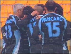 05mar00d.jpg