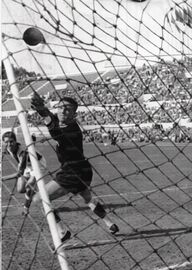 A difesa della porta della Juventus in una partita allo stadio Olimpico
