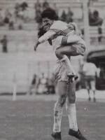 1982/83 l'abbraccio con D'Amico (Gent.conc. Enrico Vella)