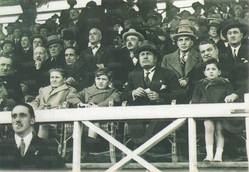 Ettore Varini segue una partita della Lazio assieme al Capo del Governo Benito Mussolini