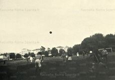 Una foto del Parco dei Daini del 1909 (fotografo Francesco De Giorgio). La foto è pubblicata da www.romasparita.eu che l'ha tratta dal libro Memoria fotografica (1908-1923). Dall'Album romano di Francesco De Giorgio - Roma 1985