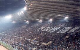 La Tribuna Tevere con esposti alcuni stendardi