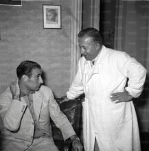 Lucentini con il dott. Bolognese. Foto Archivio Istituto Luce