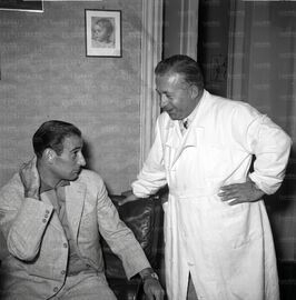 Lucentini con il dott. Bolognese (Foto Archivio Istituto Luce)