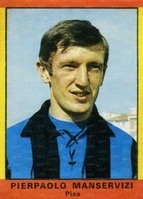 Una figurina di Manservisi con la maglia del Pisa