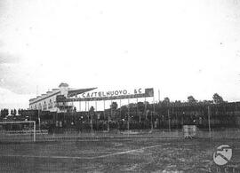 Sullo sfondo l'ingresso dell'Ippodromo di Villa Glori (Foto archivio storico Istituto Luce)