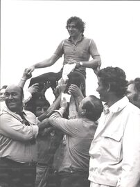 Giorgio Chinaglia portato in trionfo ...