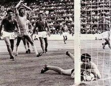 La parata sul colpo di testa ravvicinato di Oscar ai Campionati del Mondo 1982 vinti dall'Italia