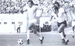 06oct74chinaglia.jpg