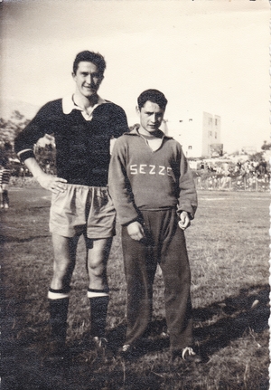 4ott59d.jpg